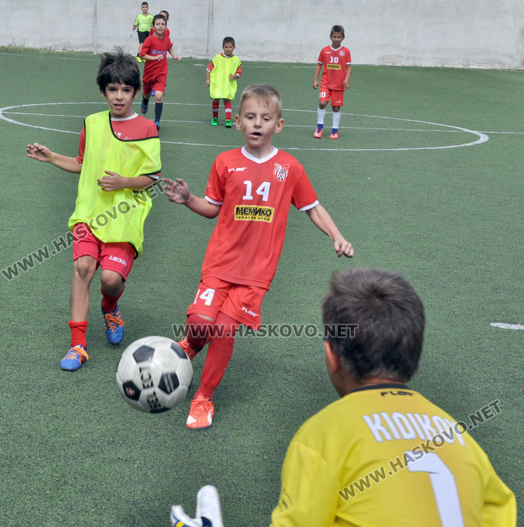 6 отбора футболисти в турнир за Деня на Хасково