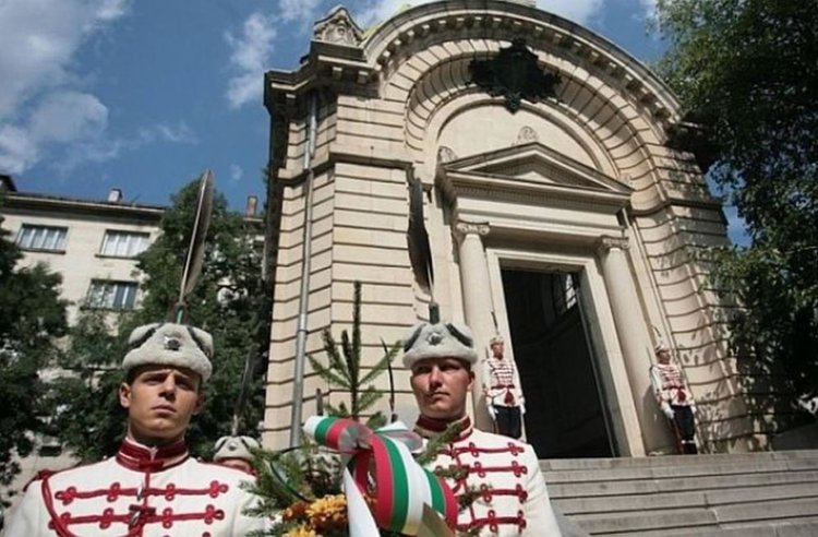 България чества 132 години от Съединението