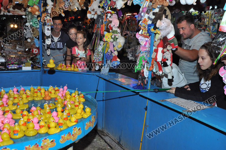 Аква  парк с лодки -хит на панаира тази година