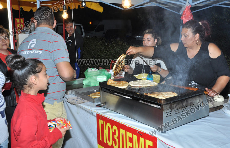 Аква  парк с лодки -хит на панаира тази година