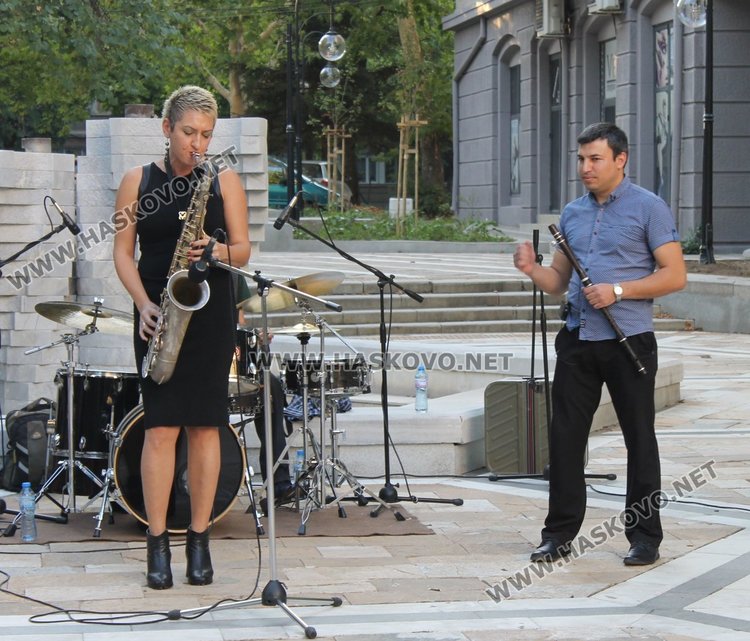 Джаз в късното лято поднесоха на димитровградчани
