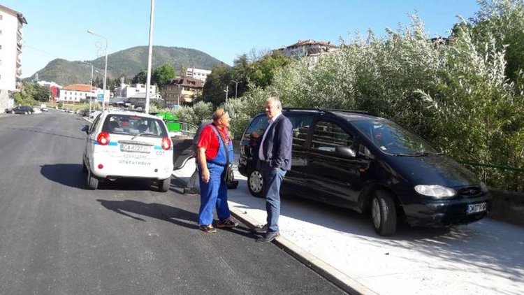 Освен нов асфалт ще има и "легнали полицаи" по улица "Наталия" в Райково