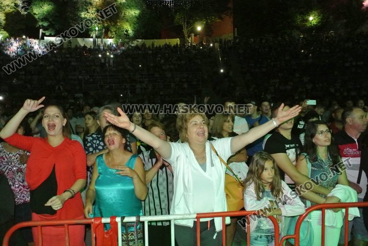 Тони Димитрова, Стефан Диомов и  „Петте сезона” вдигнаха Хасково на крака навръх празника 
