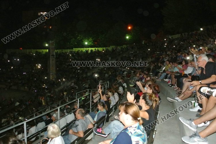 Тони Димитрова, Стефан Диомов и  „Петте сезона” вдигнаха Хасково на крака навръх празника 