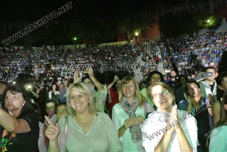 Тони Димитрова, Стефан Диомов и  „Петте сезона” вдигнаха Хасково на крака навръх празника 