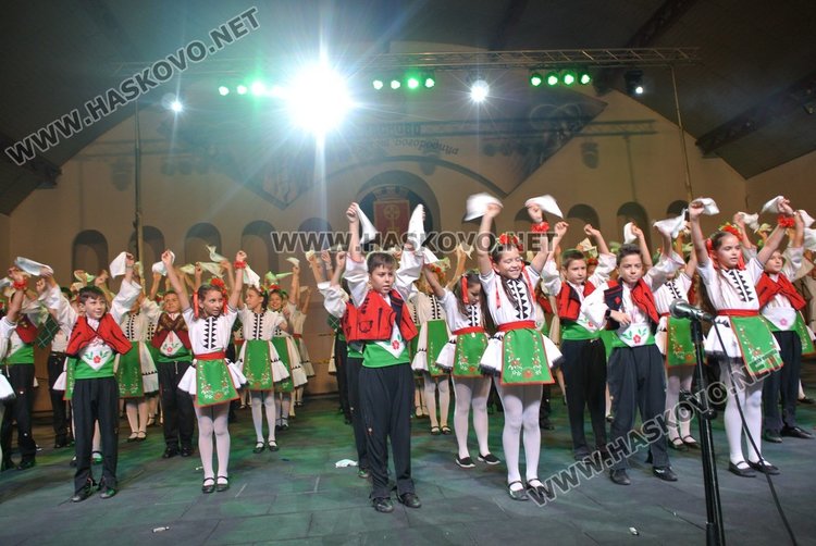 Тони Димитрова, Стефан Диомов и  „Петте сезона” вдигнаха Хасково на крака навръх празника 