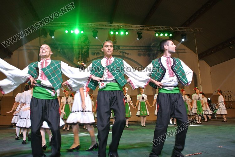 Тони Димитрова, Стефан Диомов и  „Петте сезона” вдигнаха Хасково на крака навръх празника 