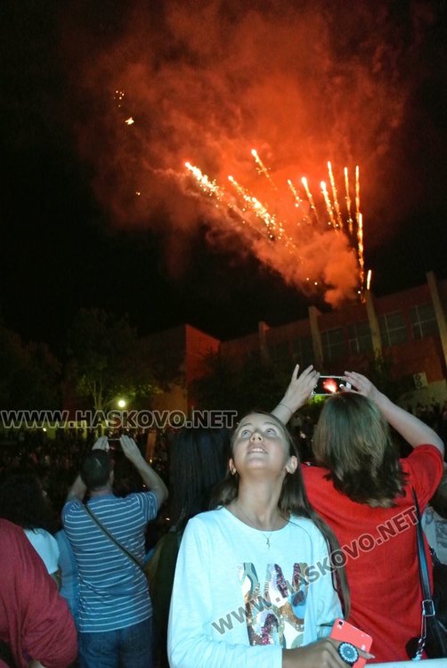 Тони Димитрова, Стефан Диомов и  „Петте сезона” вдигнаха Хасково на крака навръх празника 