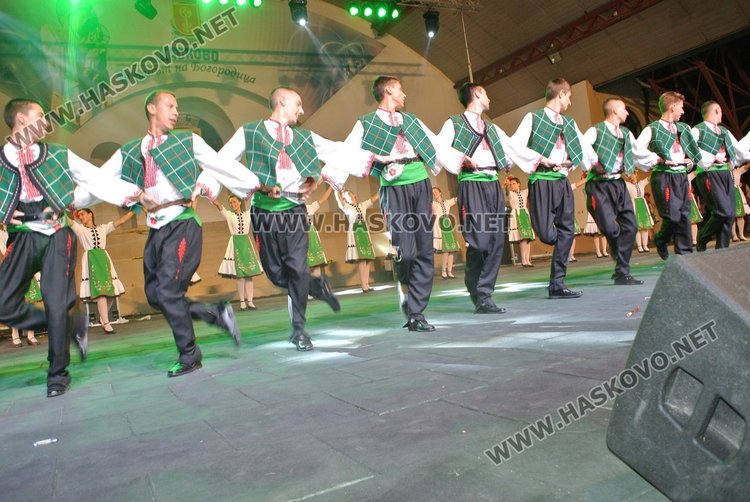 Тони Димитрова, Стефан Диомов и  „Петте сезона” вдигнаха Хасково на крака навръх празника 