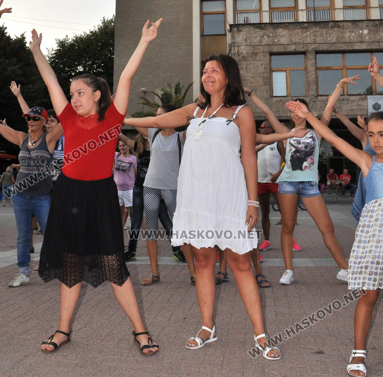 Хасковлии в латино ритми изпратиха празничната седмица на града