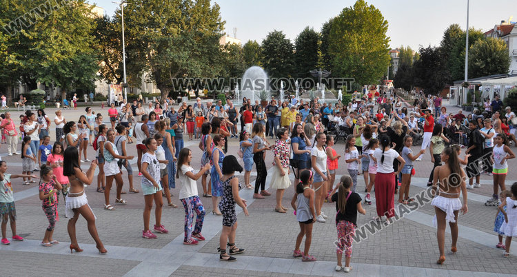 Хасковлии в латино ритми изпратиха празничната седмица на града