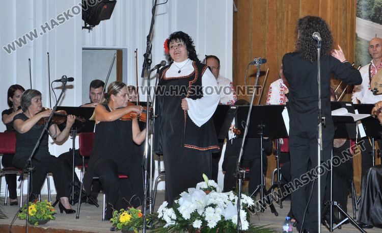 Георги Андреев и приятели изсвириха душите си в „ Корени от Хасково”