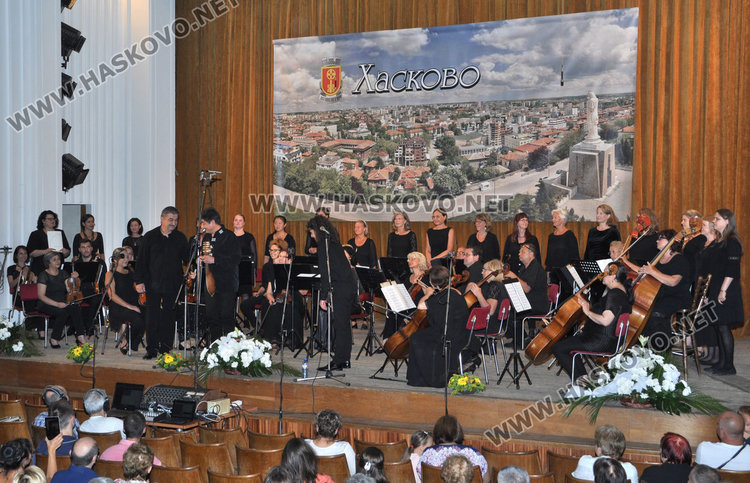 Георги Андреев и приятели изсвириха душите си в „ Корени от Хасково”