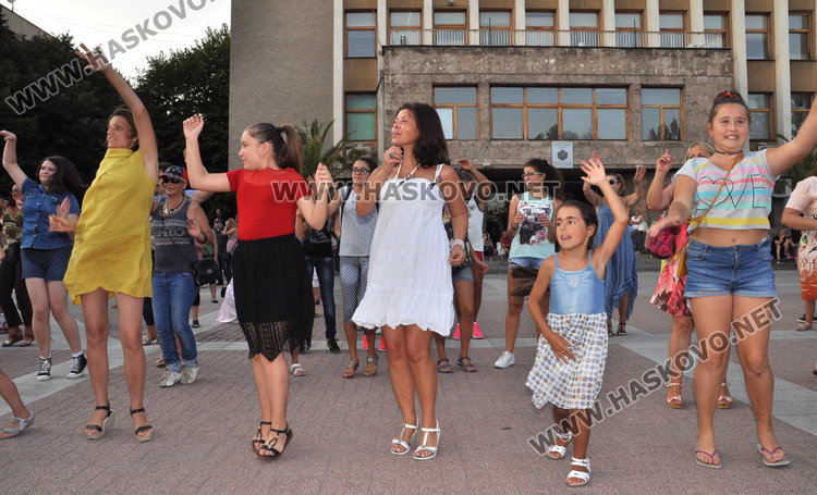 Хасковлии в латино ритми изпратиха празничната седмица на града