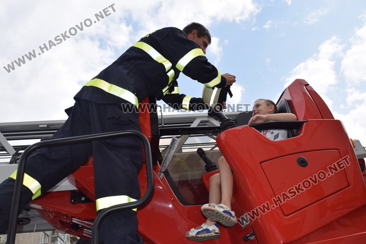 Кърджалийските пожарникари на среща с граждани