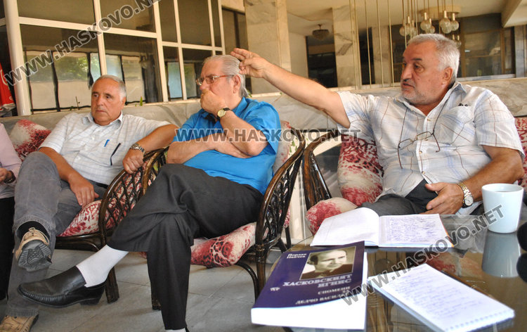 Гочо Павлов (вдясно), до него е Петър Ангелов, Йордан Нанчев 