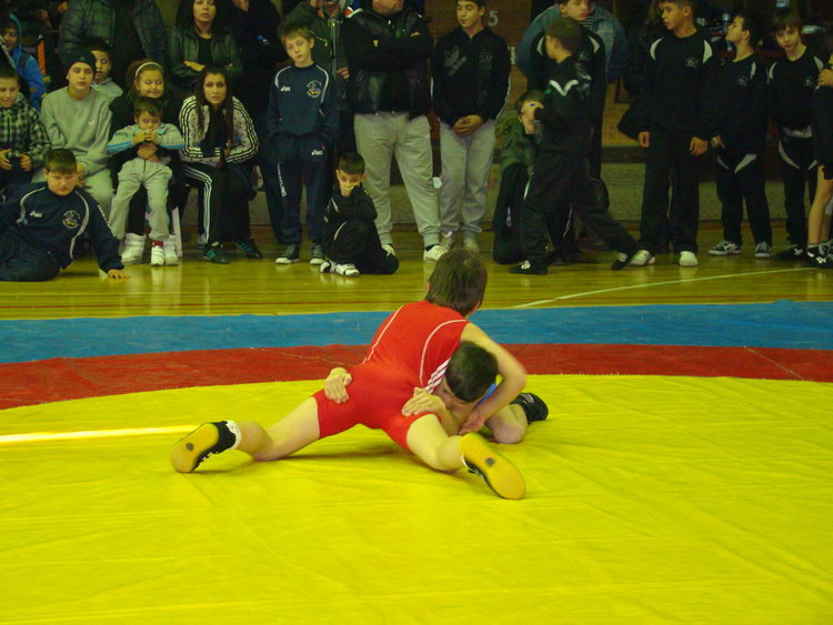 Бронзов медал спечели борецът Денис Наим от международен турнир