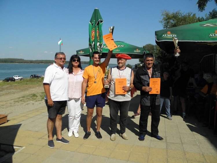 Лодките на първомайския клуб са на второ и трето място в Лом