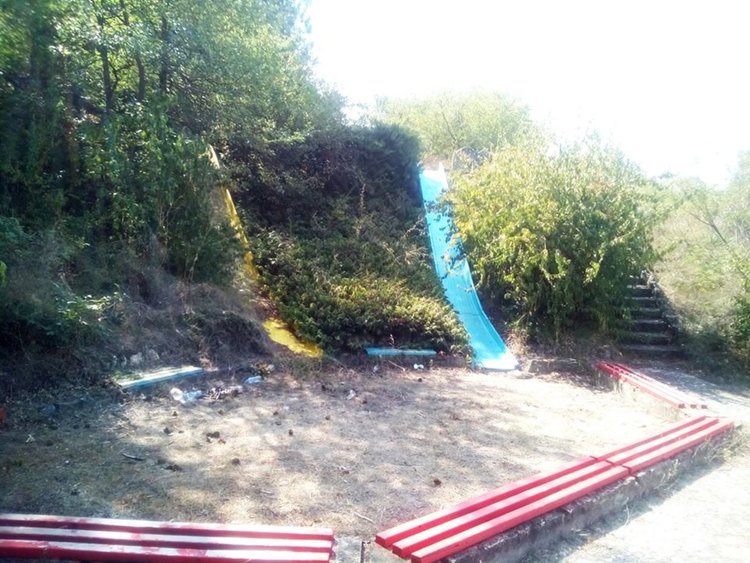 Организират акция за почистване на детския кът в парк "П.Пенев"