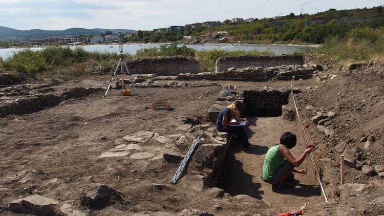 Ценни находки в ранновизантийския град Хрисосотира край Черноморец