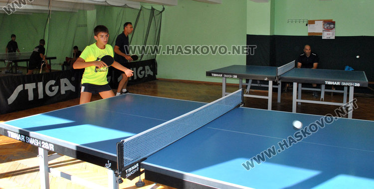 Пожарникари в турнир по тенис на маса за професионалния си празник