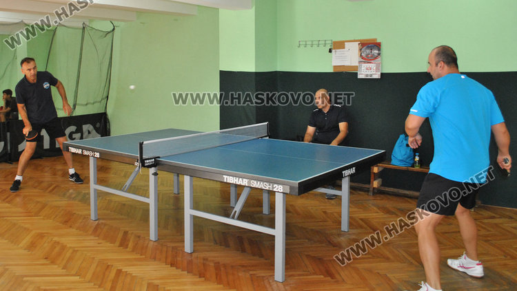 Пожарникари в турнир по тенис на маса за професионалния си празник
