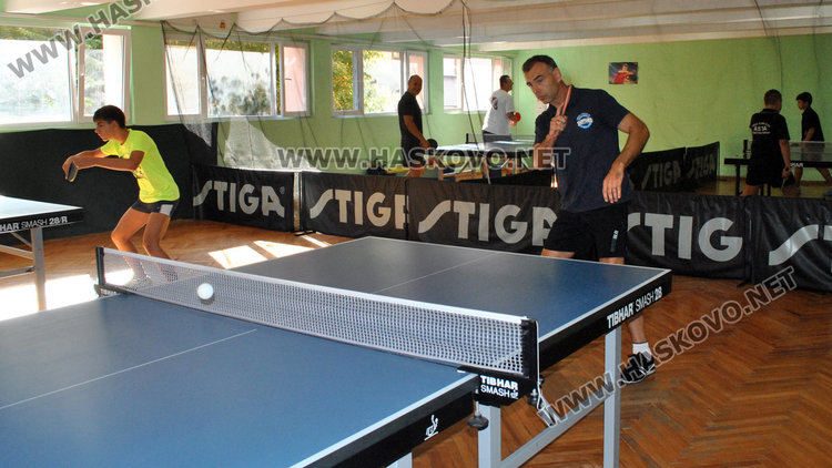 Пожарникари в турнир по тенис на маса за професионалния си празник