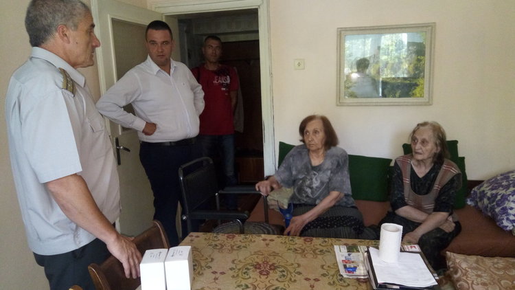 Кърджалийка и самотен мъж от Айрово са първите,които имат в домовете си пожароизвестителни датчици