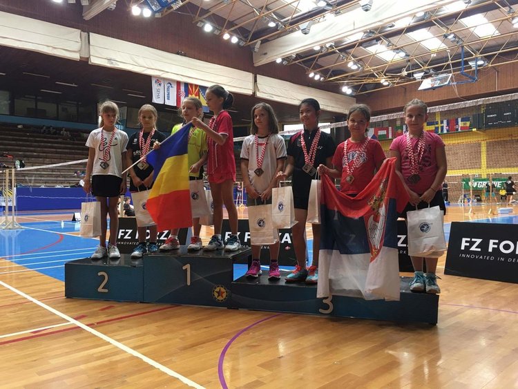 С куп медали се окичиха бадминтонистите ни, Станимир стана "състезател на турнира"