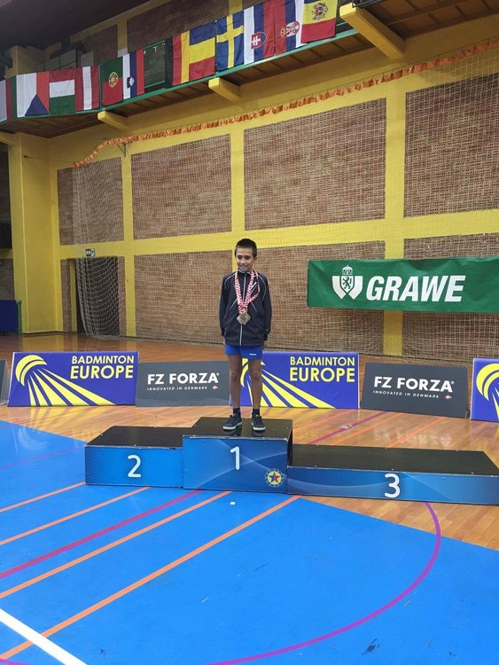 С куп медали се окичиха бадминтонистите ни, Станимир стана "състезател на турнира"