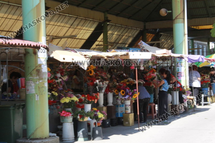 Цените на букетите за първия учебен ден в Димитровград – без промяна