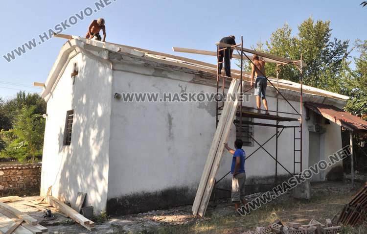 Започна ремонт на църквата в Клокотница след век и половина