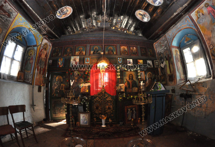 Започна ремонт на църквата в Клокотница след век и половина