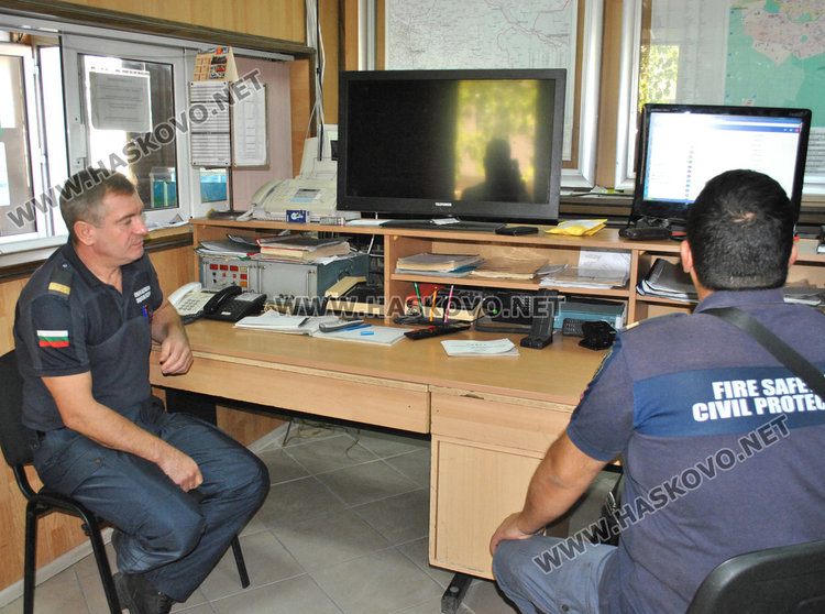 7 пожарникари с грамоти и медали за професионалния празник