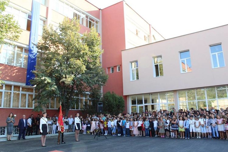 Въведоха иновативно обучение за 1-ви и 5-ти клас в ОУ „П. Славейков“