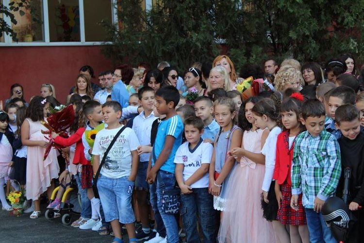 Въведоха иновативно обучение за 1-ви и 5-ти клас в ОУ „П. Славейков“