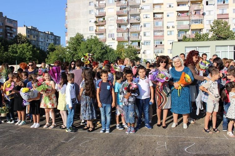 Най-много първокласници в Димитровград посрещна ОУ „Алеко Константинов“
