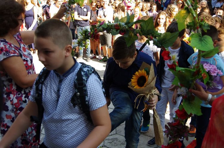 В ПМГ Иван Вазов посрещнаха 470 ученици на 15 септември