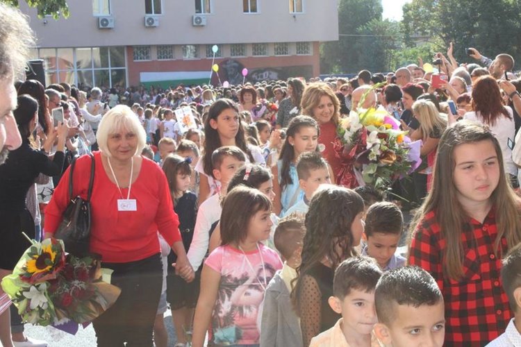 Въведоха иновативно обучение за 1-ви и 5-ти клас в ОУ „П. Славейков“