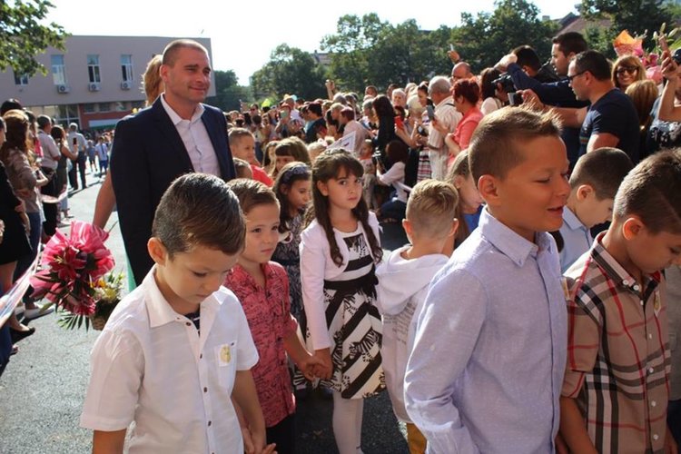 Въведоха иновативно обучение за 1-ви и 5-ти клас в ОУ „П. Славейков“