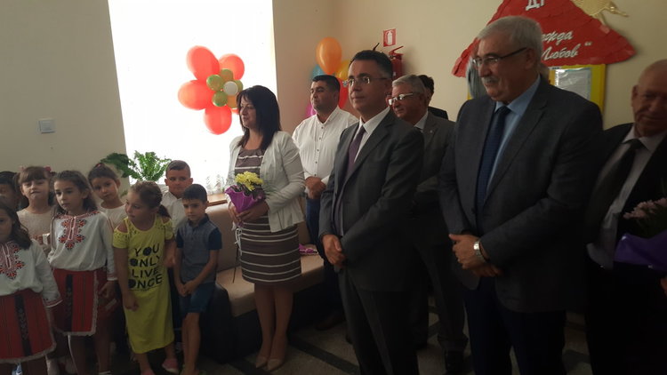 Община Кърджали зарадва малчугани от 2 детски градини с 3D рисунки