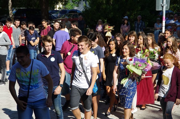 В ПМГ Иван Вазов посрещнаха 470 ученици на 15 септември