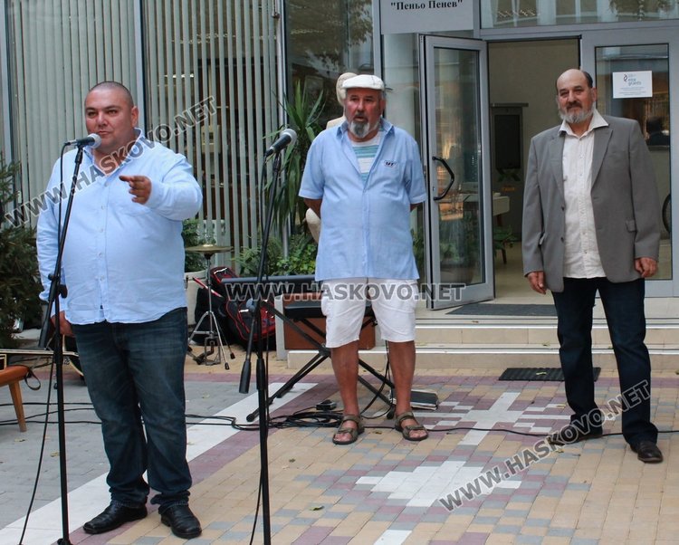 Поздрав поднесе кметът на Бодрово Милен Макьов