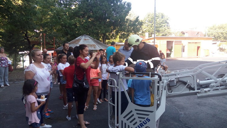 Пожарникарите в Кърджали с Ден на отворените врати