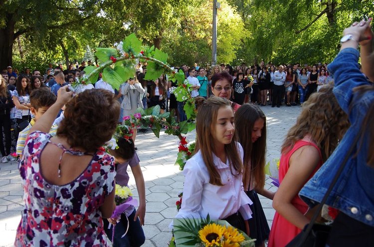 В ПМГ Иван Вазов посрещнаха 470 ученици на 15 септември