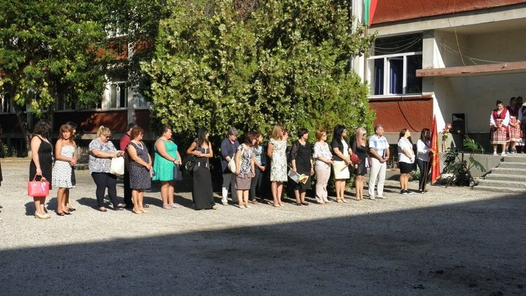 Професионалната гимназия стартира учебната година с 11 специалности 