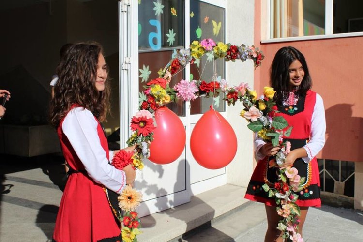 Въведоха иновативно обучение за 1-ви и 5-ти клас в ОУ „П. Славейков“