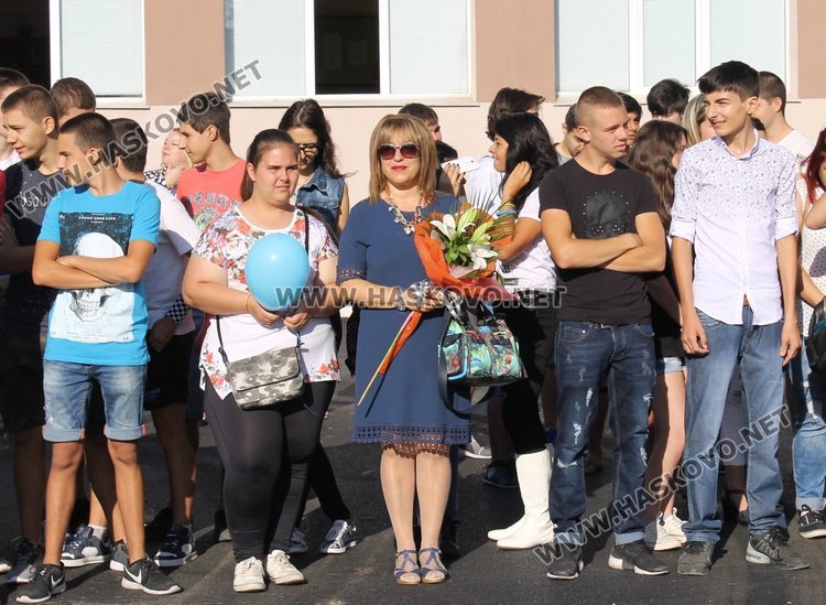 Каравеловци набраха 603 лв. за болни деца в първия учебен ден