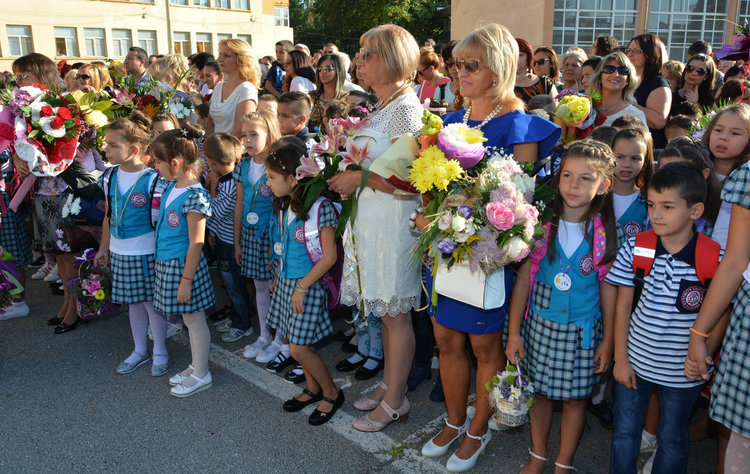 Владетелката на „Знам и мога“ изпрати до класната стая първолаците от „Смирненски“