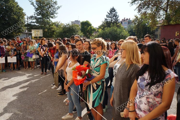 Със 7 нови паралелки започна учебната година в Гимназията по туризъм